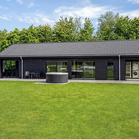 Pet Friendly In With Kitchen Holiday home *