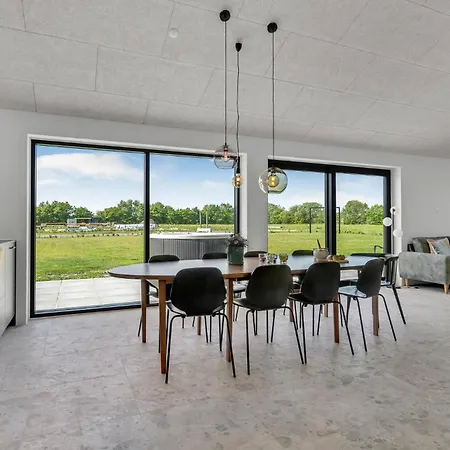 Holiday home Pet Friendly In With Kitchen