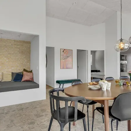 Pet Friendly In With Kitchen Holiday home