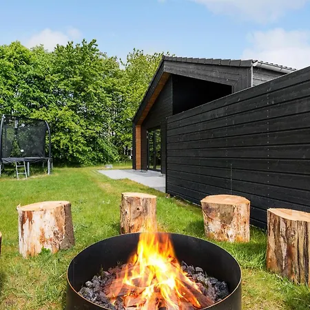 Pet Friendly In With Kitchen Hadsund